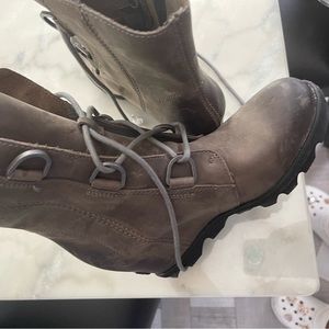 Sorel Joan of Arctic